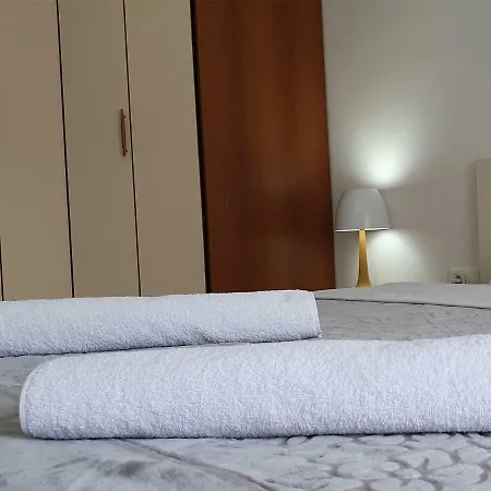 City Center Apartment *